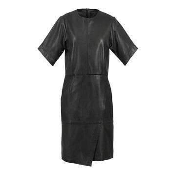 01_robe-longue-cuir