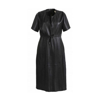04_robe-longue-cuir-resserree-taille