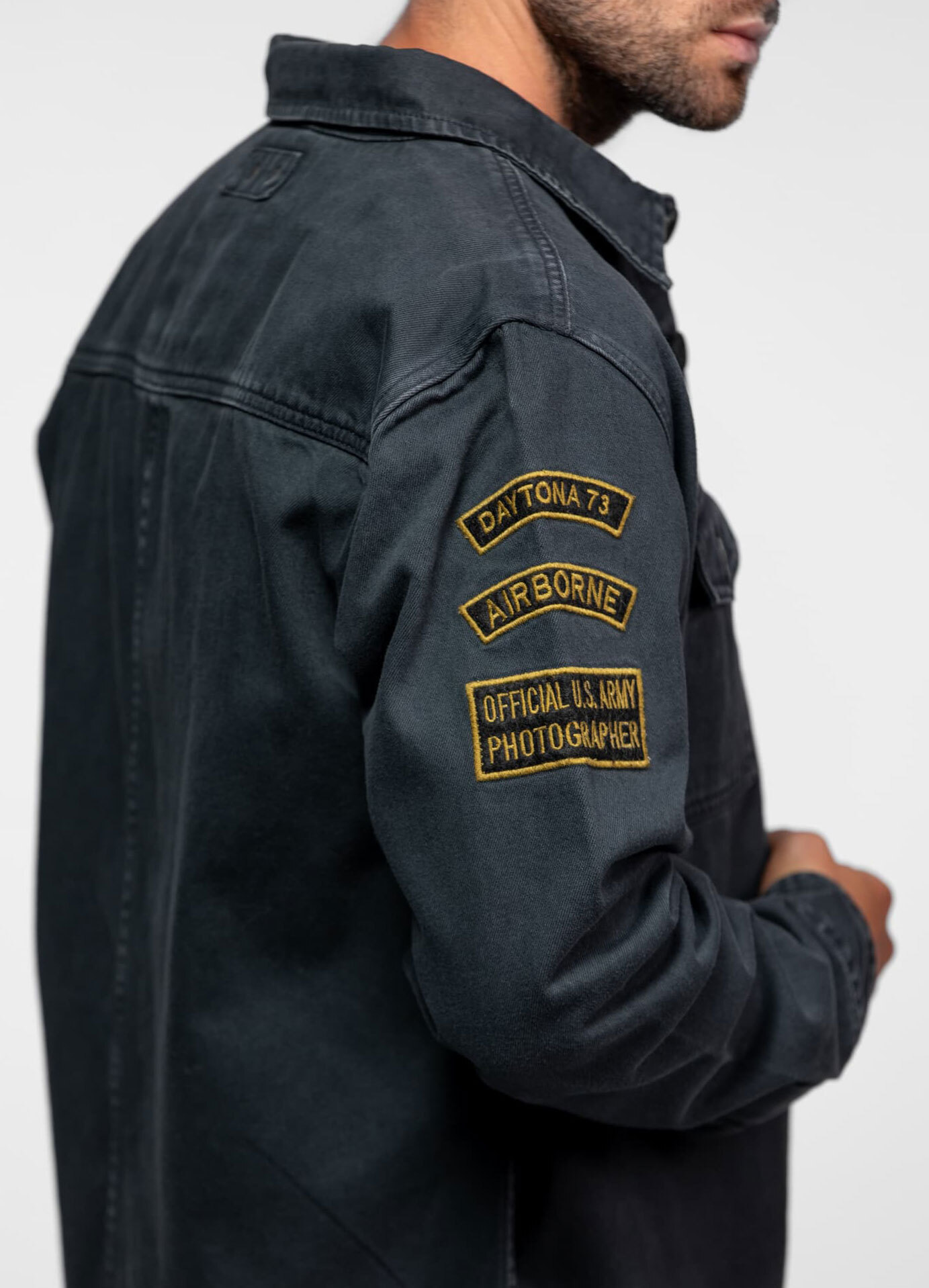 Vêtement en cuir Veste, parka & doudoune textile gris