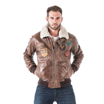 4pose_avec_blouson_cuir_pilote_mythic_001577__057906100_1745_15102016