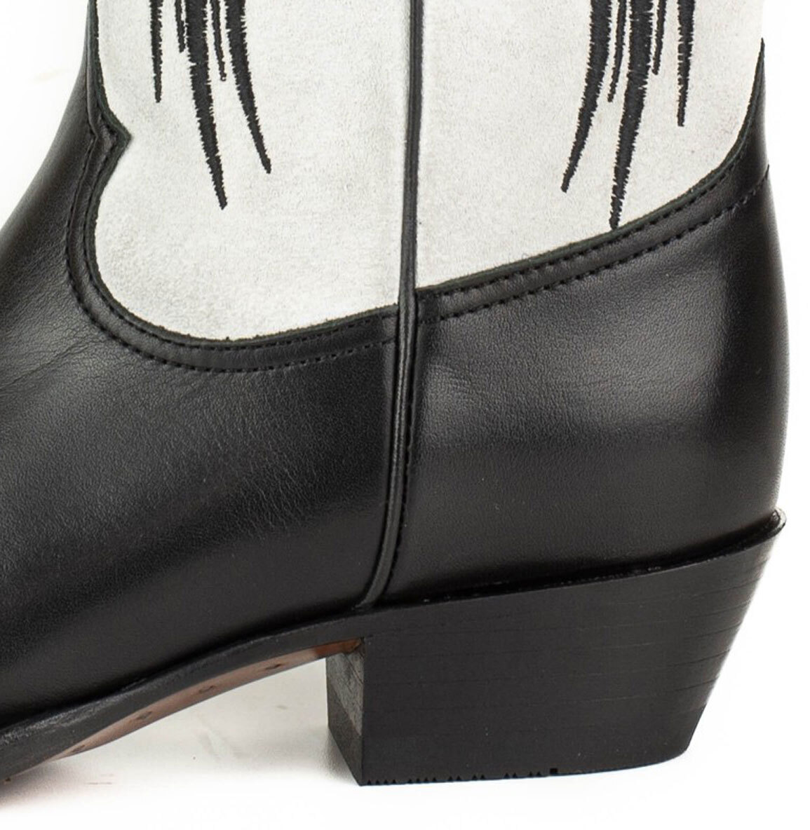 Vêtement en cuir Santiags femme noir, blanc