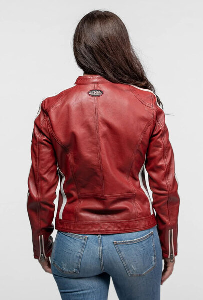 104280-ROADIE-RED_4_-min