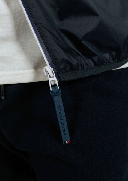 jump-vist-navy-zoom2