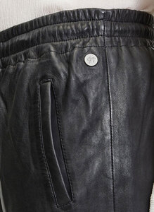 Vêtement en cuir Pantalon cuir noir